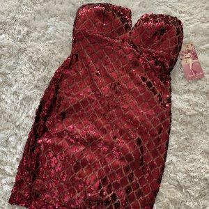 RES BURGENDY SEXY DRESS